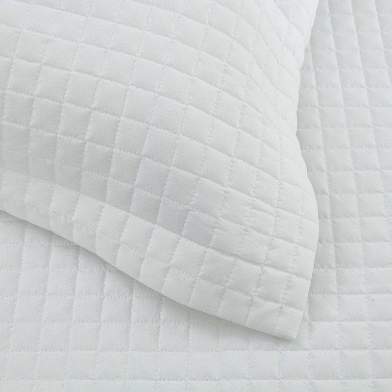 Classic 3 Piece Quilt Set