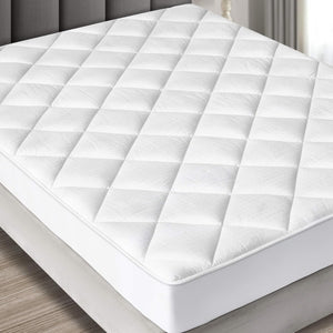 MAXI Short Queen Mattress Pad - Luxurious Cotton Sateen Mattress Protector - Soft, Comfortable, and Breatheable Mattress Cover - Mattress Pad Protects Mattress from Dust, Dirt, Spills, and Stains